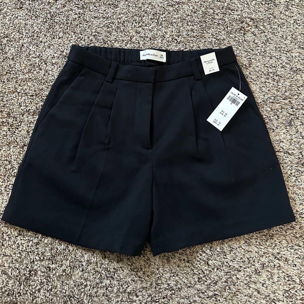 Abercrombie & Fitch Sloane Low Rise Tailored
Short